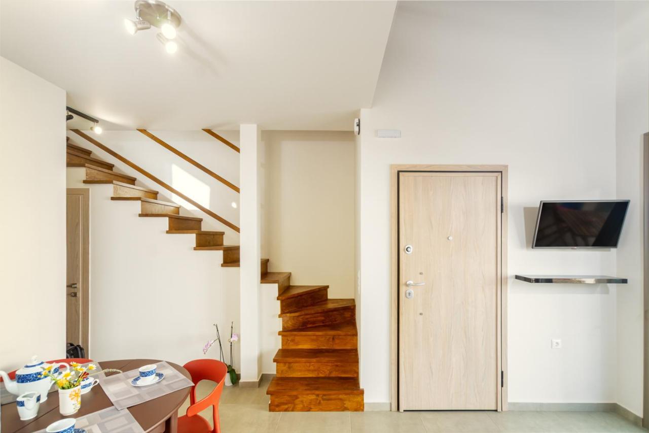 Achilles Maisonette