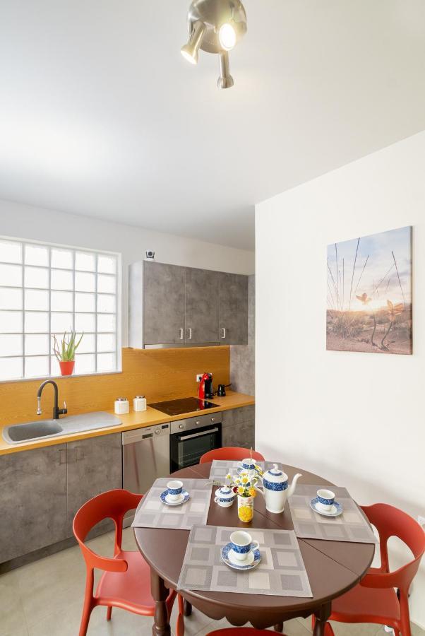 Achilles Maisonette *